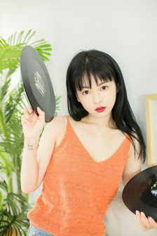 妈咪湿透的三角裤
